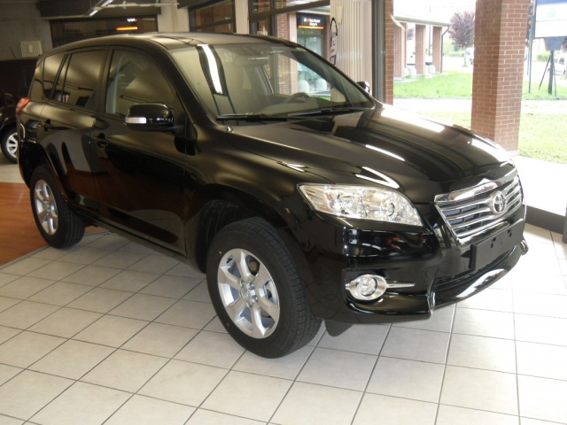 TOYOTA RAV 4 2.2 D-4D 150 CV DPF LIFE Manuale / Automatico PRONTA CONSEGNA A PARTIRE DA 27.900